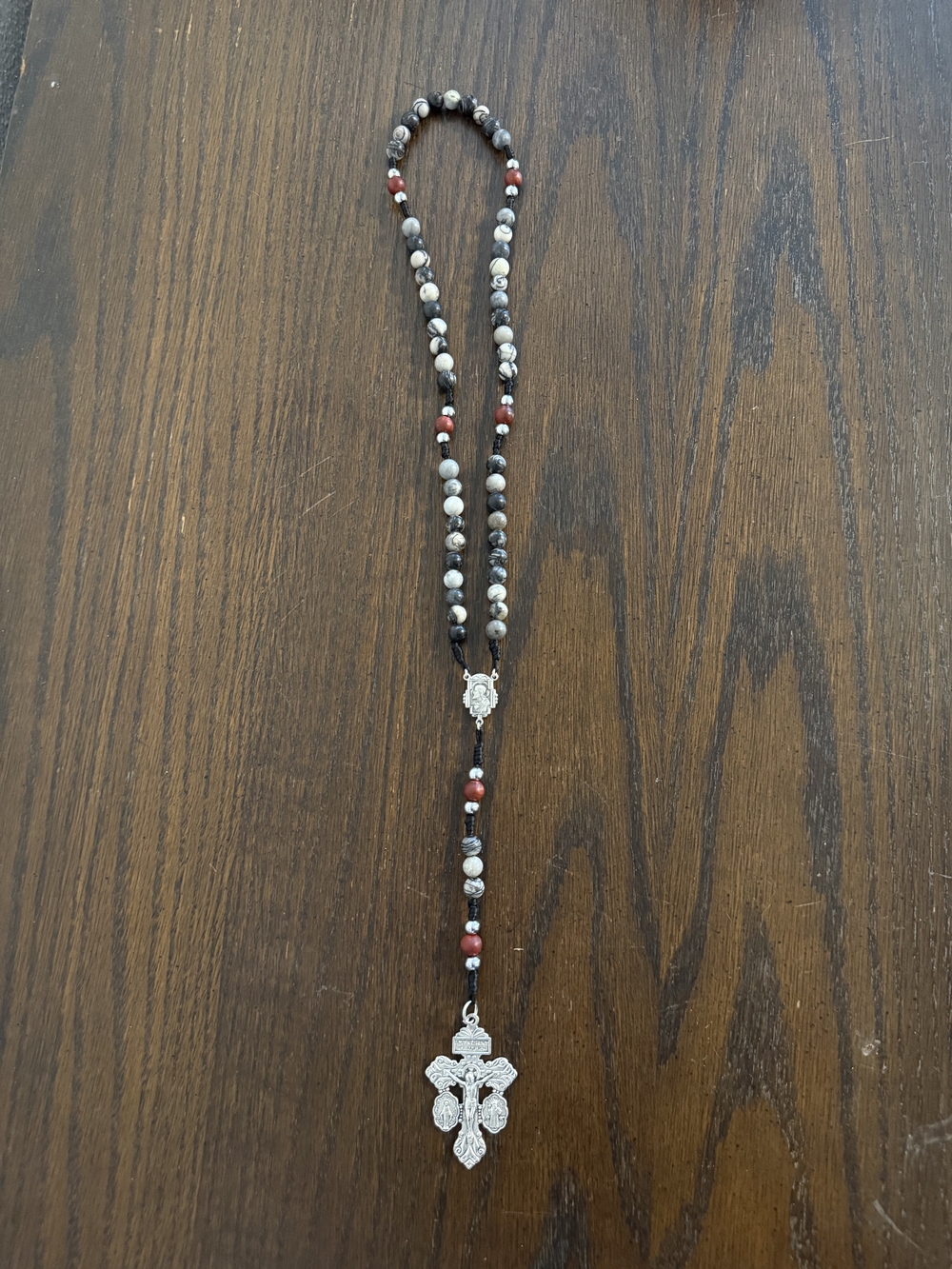 Silver/Pewter Crucifix Pendant Rosary with Black, White & Red Beads - Lord Jesus